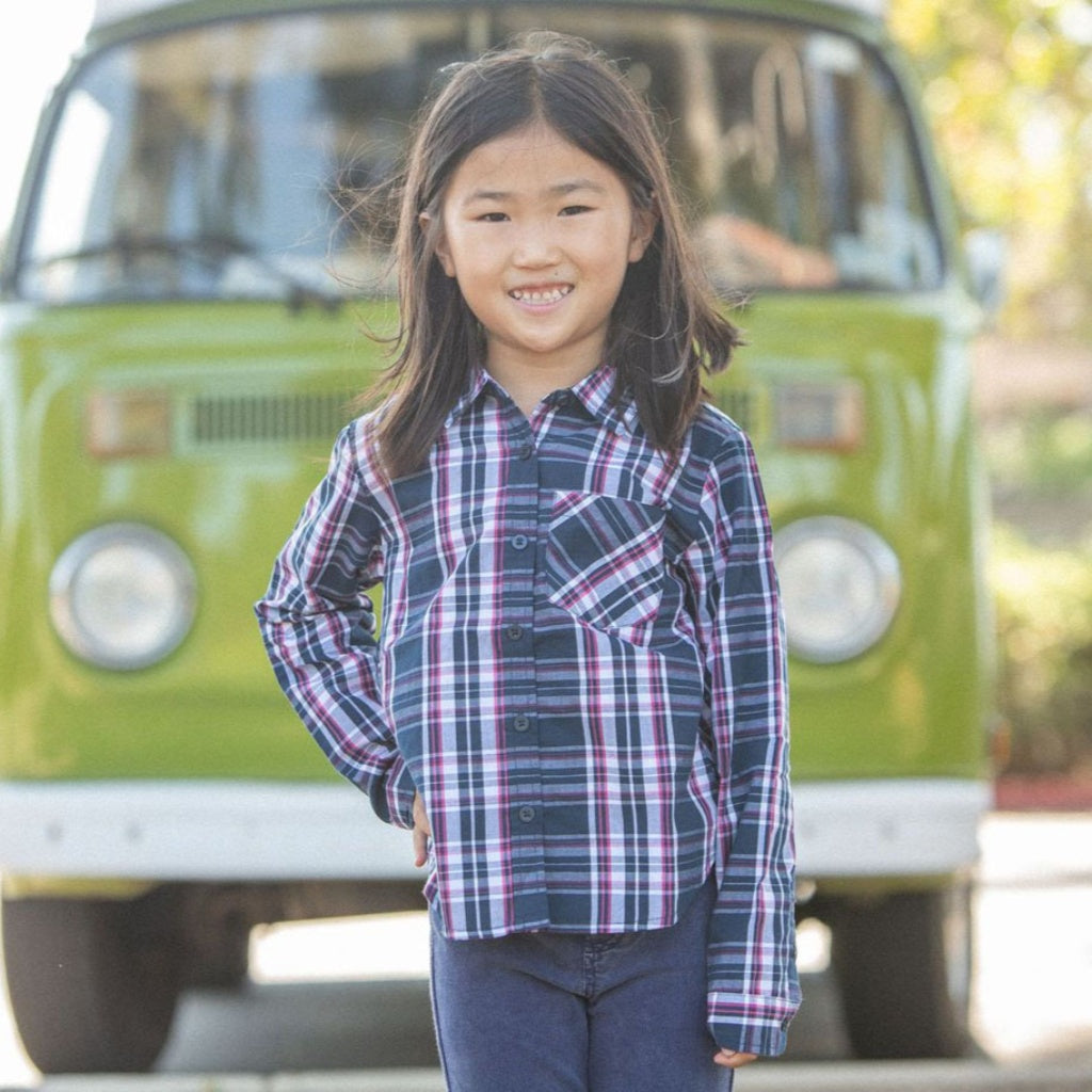 girl long sleeve red/navy/white plaid shirt model