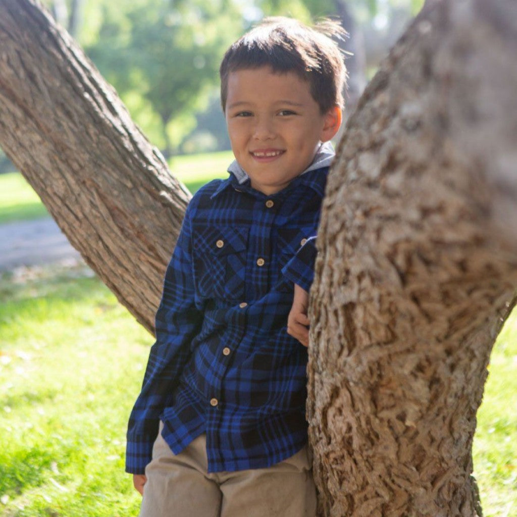 boy long sleeve blue/balck plaid flannel shirt with hooded model