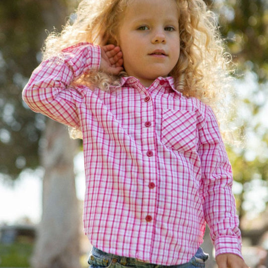 girl long sleeve red/white plaid shirt model